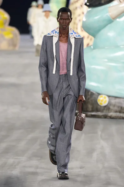 Look 22
